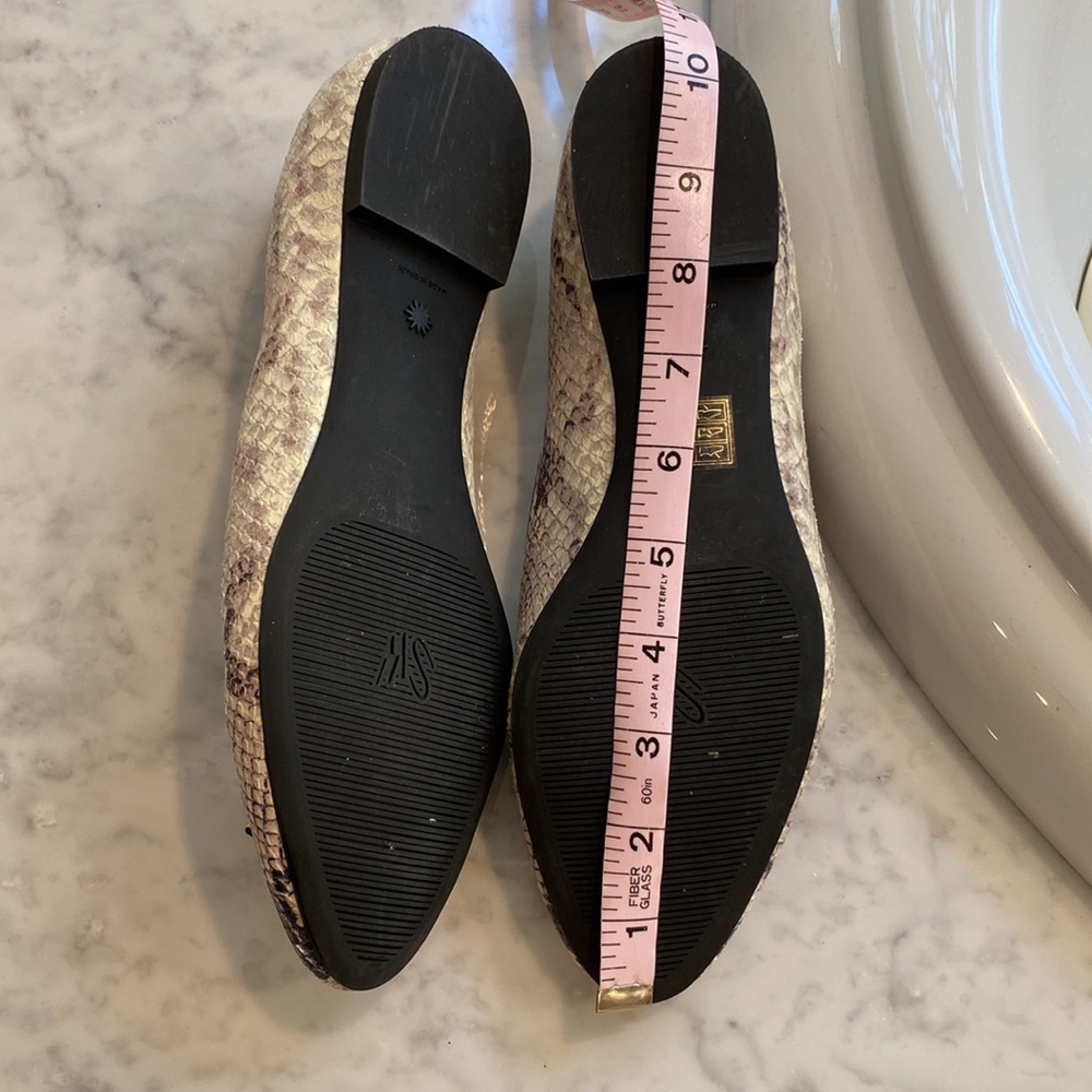 Stuart Weitzman Black and Cream Snake Print Flats - Picture 7 of 8